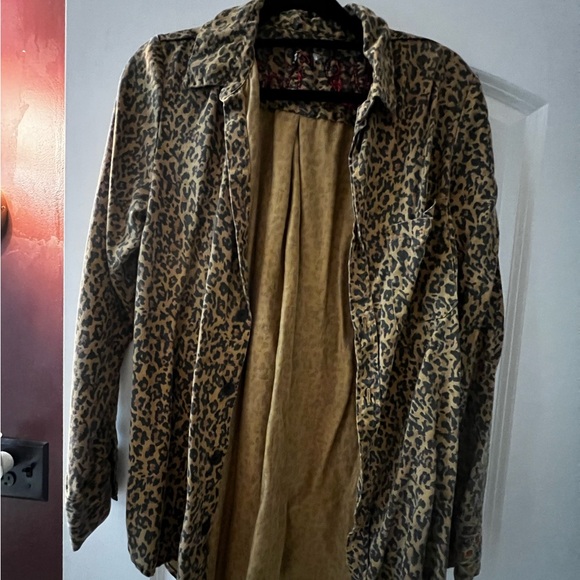 Hand embroidered funky leopard western button up - Picture 6 of 7